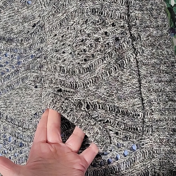 Maurices hooded sweater size Med - Picture 5 of 8